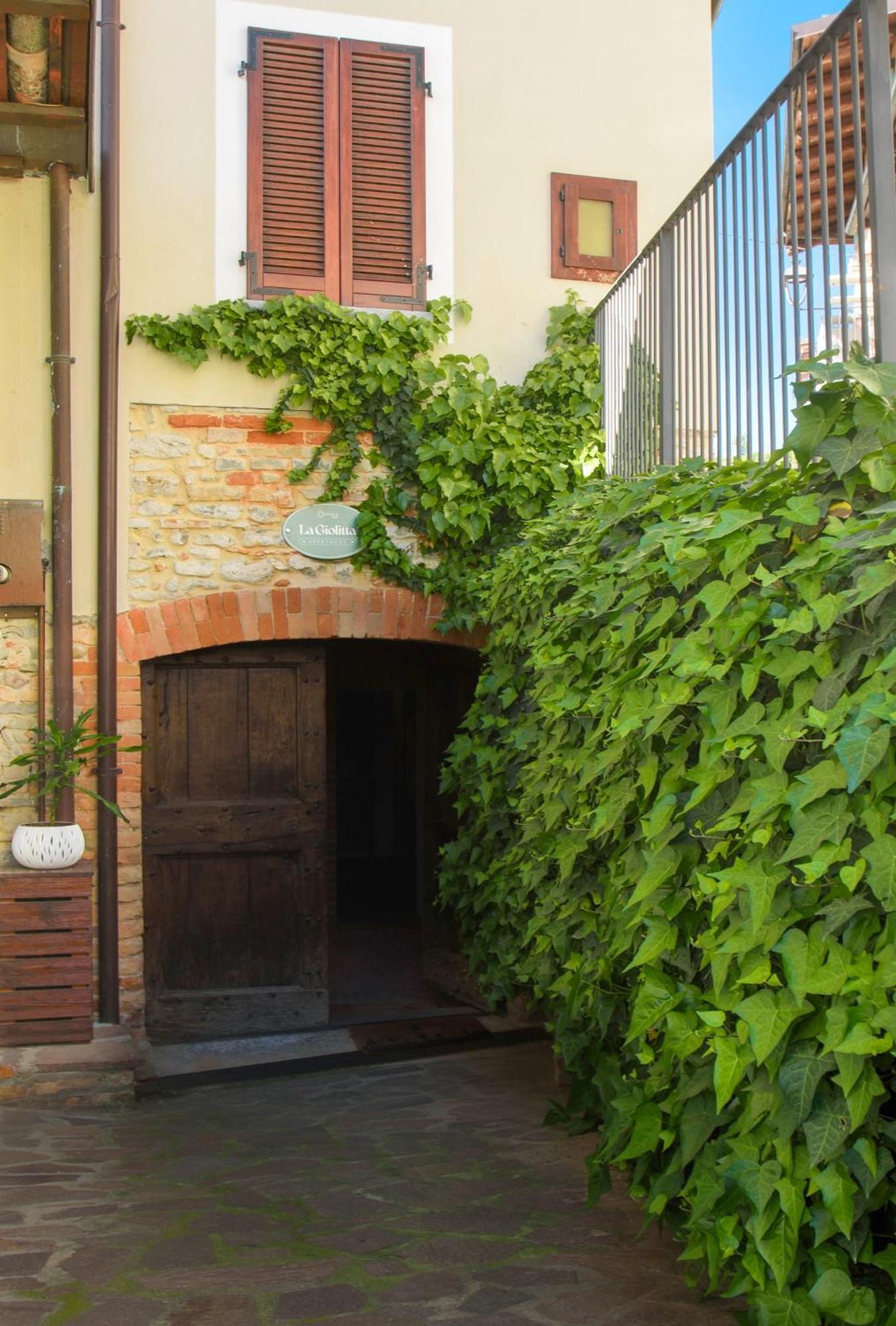 La Giolitta Rooms & Apartment Barolo Extérieur photo